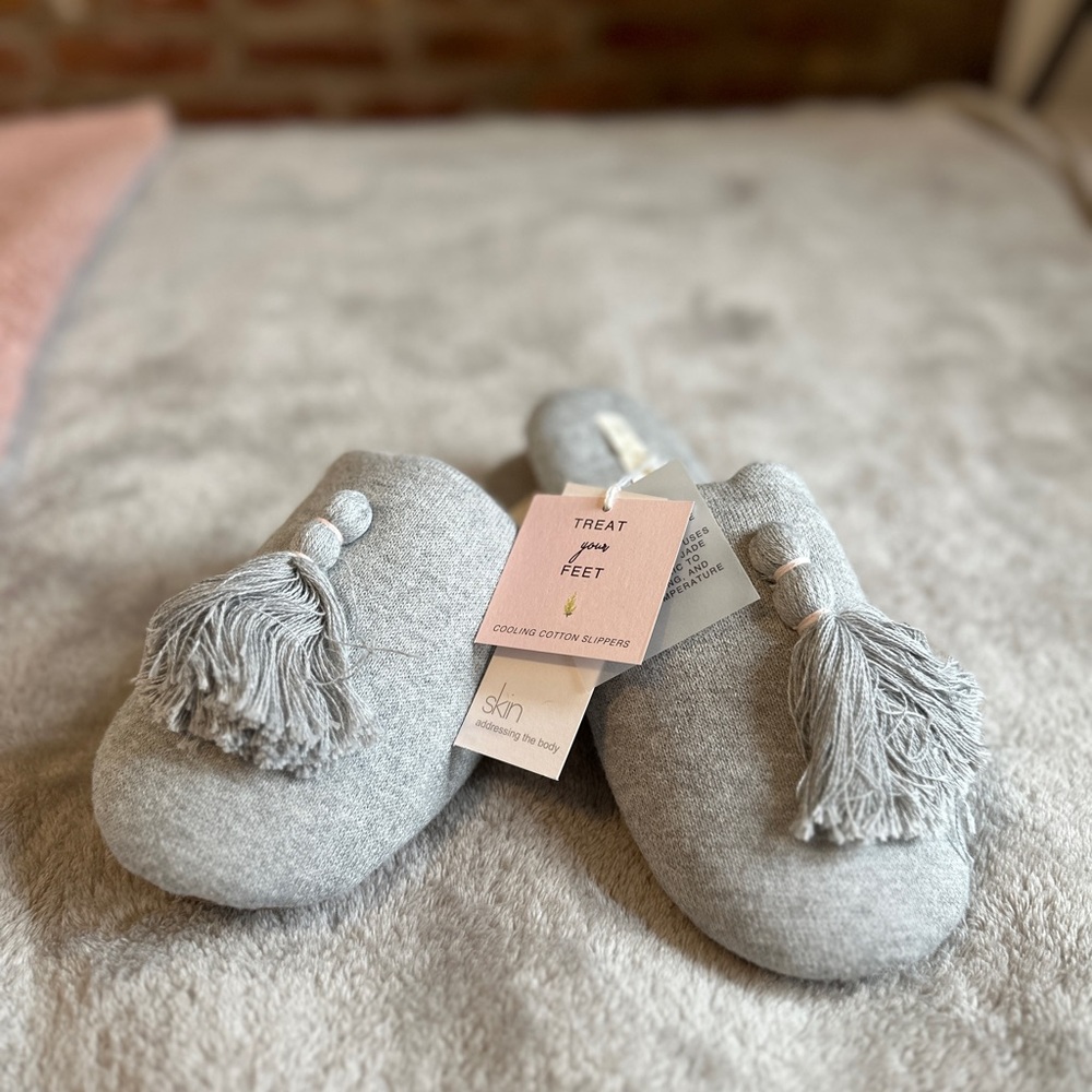 Skin Cooling Cotton Slippers NWT